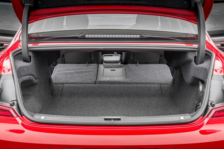 Багажник Volvo S90 D5 R-Design 2017 года  (UK) (фото 28 из 30)